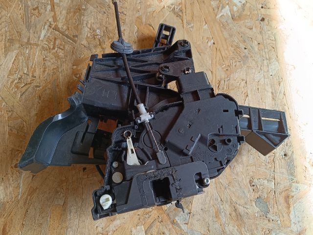 bontott FORD FOCUS II Bal hátsó Ajtózár