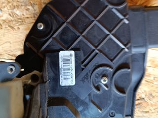 bontott FORD FOCUS II Bal hátsó Ajtózár