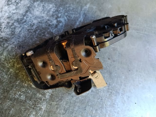 bontott FORD FOCUS II Bal hátsó Ajtózár