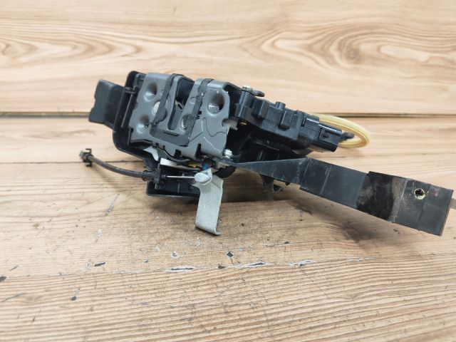 bontott FORD FOCUS II Bal hátsó Ajtózár