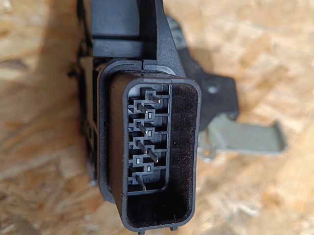 bontott FORD FOCUS II Bal hátsó Ajtózár