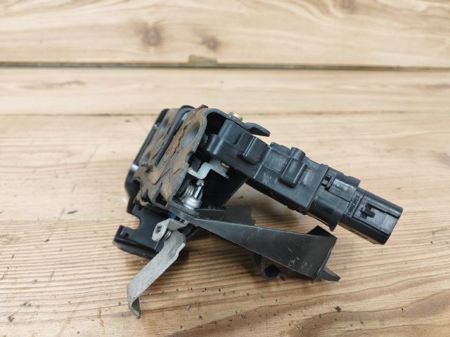 bontott FORD FOCUS II Bal hátsó Ajtózár