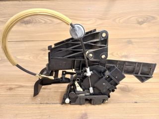 bontott FORD FOCUS II Bal hátsó Ajtózár