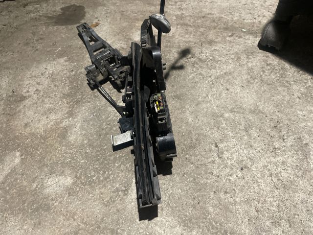 bontott FORD FOCUS II Bal hátsó Ajtózár