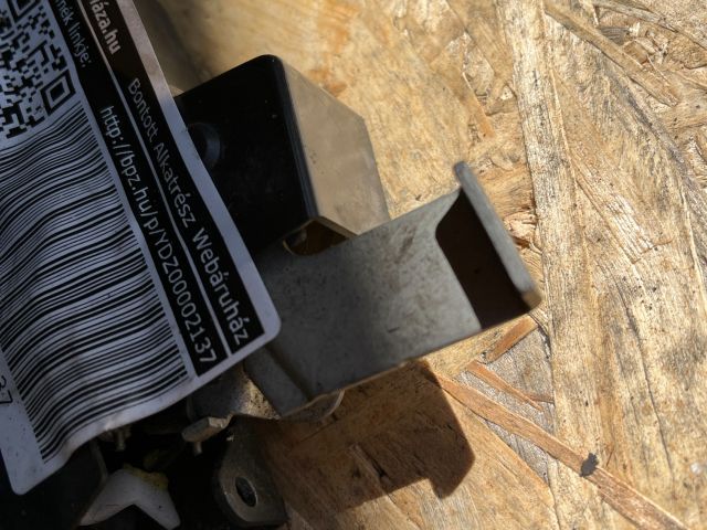 bontott FORD FOCUS II Bal hátsó Ajtózár