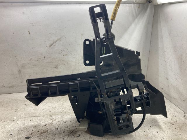 bontott FORD FOCUS II Bal hátsó Ajtózár