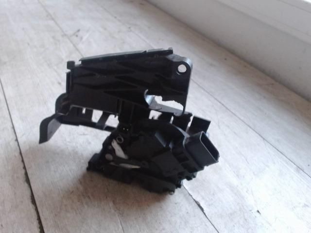 bontott FORD FOCUS II Bal hátsó Ajtózár