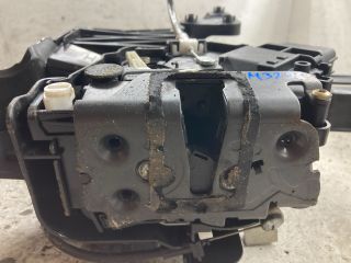 bontott FORD FOCUS II Bal hátsó Ajtózár