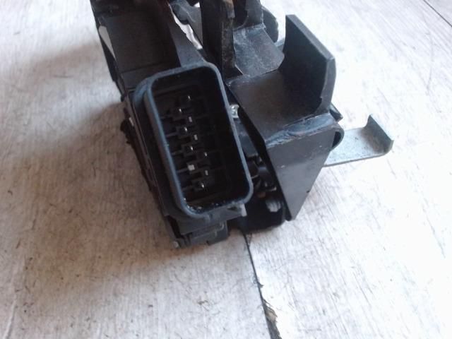 bontott FORD FOCUS II Bal hátsó Ajtózár