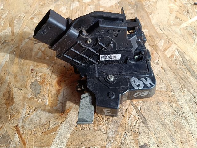 bontott FORD FOCUS II Bal hátsó Ajtózár