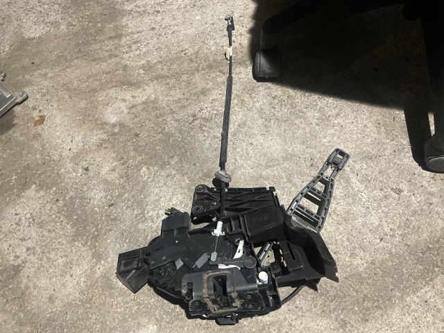 bontott FORD FOCUS II Bal hátsó Ajtózár