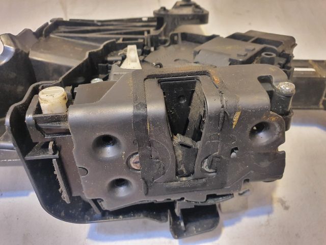 bontott FORD FOCUS II Bal hátsó Ajtózár