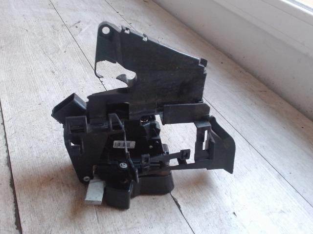 bontott FORD FOCUS II Bal hátsó Ajtózár