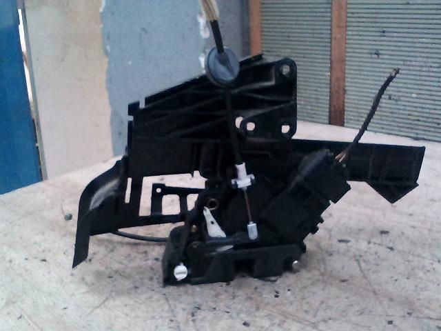 bontott FORD FOCUS II Bal hátsó Ajtózár