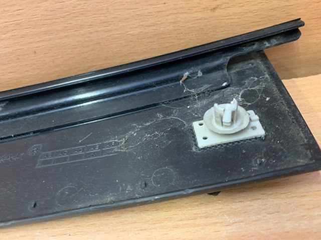 bontott FORD FOCUS II Bal hátsó Első Ajtókeret Burkolat