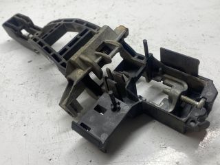 bontott FORD FOCUS II Bal hátsó Kilincs Hátulja