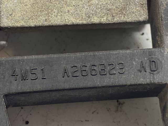 bontott FORD FOCUS II Bal hátsó Kilincs Hátulja