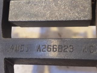 bontott FORD FOCUS II Bal hátsó Külső Kilincsfészek