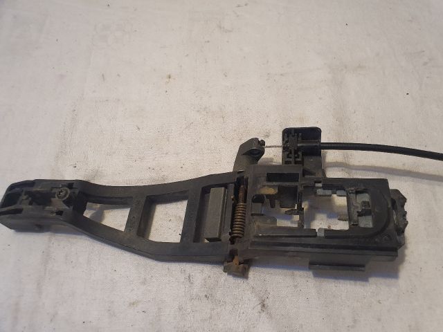 bontott FORD FOCUS II Bal hátsó Külső Kilincsfészek