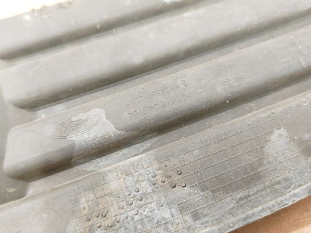 bontott FORD FOCUS II Bal Ködlámpa Rács