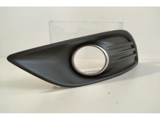 bontott FORD FOCUS II Bal Ködlámpa Rács