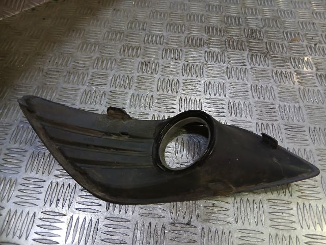 bontott FORD FOCUS II Bal Ködlámpa Rács