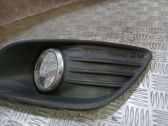 bontott FORD FOCUS II Bal Ködlámpa Rács