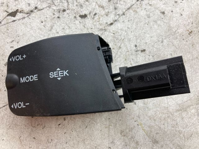 bontott FORD FOCUS II Bal Multikormány Kapcsoló