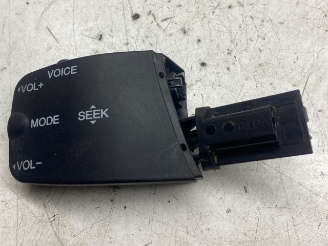 bontott FORD FOCUS II Bal Multikormány Kapcsoló