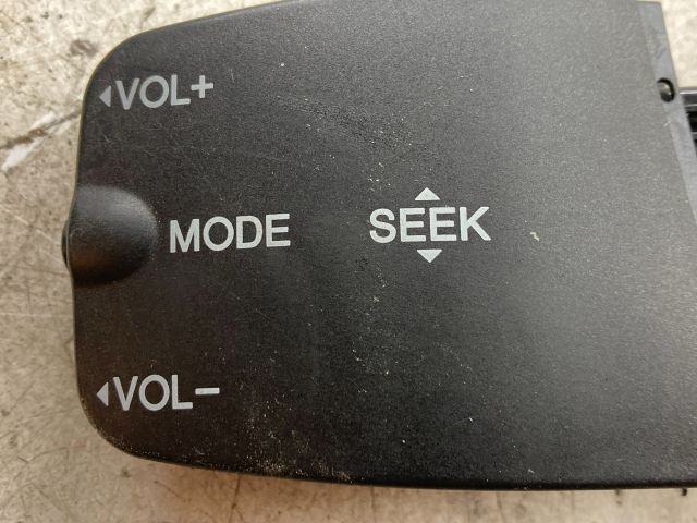 bontott FORD FOCUS II Bal Multikormány Kapcsoló