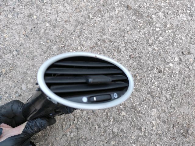 bontott FORD FOCUS II Bal Szellőző