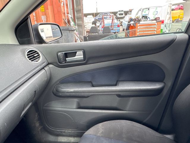 bontott FORD FOCUS II Beltér Világítás Hátsó