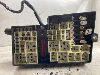 bontott FORD FOCUS II Biztosítéktábla Doboz