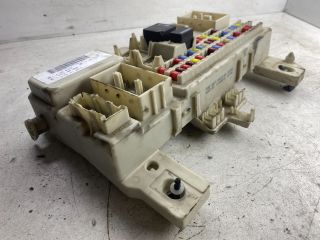 bontott FORD FOCUS II Biztosítéktábla Doboz