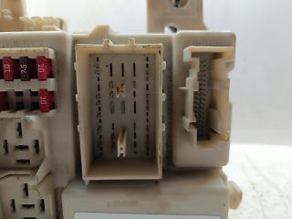 bontott FORD FOCUS II Biztosítéktábla Doboz