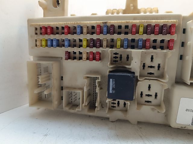 bontott FORD FOCUS II Biztosítéktábla Doboz