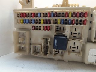 bontott FORD FOCUS II Biztosítéktábla Doboz