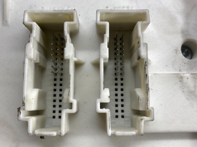 bontott FORD FOCUS II Biztosítéktábla Doboz