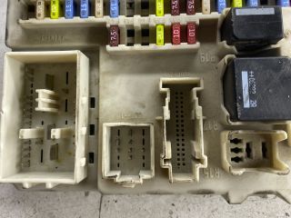 bontott FORD FOCUS II Biztosítéktábla Doboz