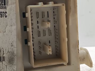 bontott FORD FOCUS II Biztosítéktábla Doboz