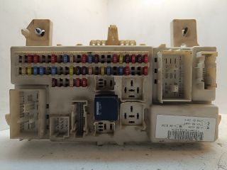 bontott FORD FOCUS II Biztosítéktábla Doboz