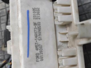 bontott FORD FOCUS II Biztosítéktábla Utastér