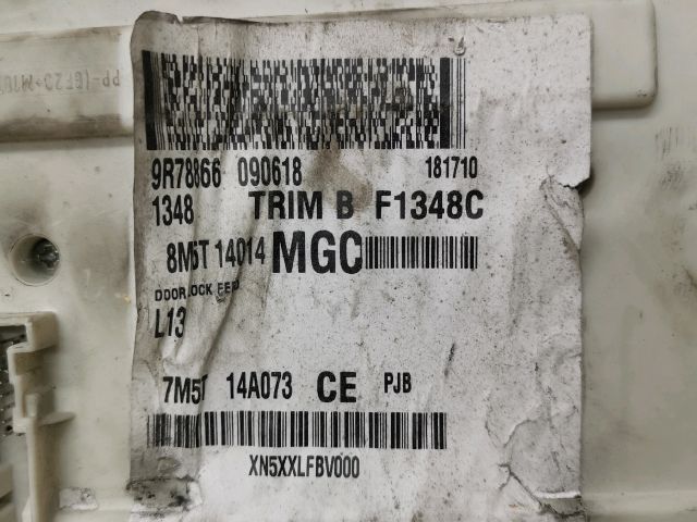 bontott FORD FOCUS II Biztosítéktábla Utastér