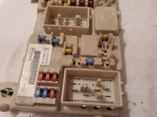 bontott FORD FOCUS II Biztosítéktábla Utastér