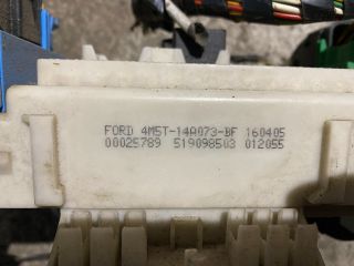 bontott FORD FOCUS II Biztosítéktábla Utastér