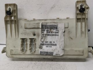 bontott FORD FOCUS II Biztosítéktábla Utastér