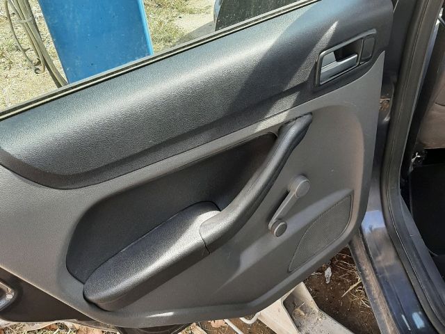 bontott FORD FOCUS II Biztosítéktábla Utastér