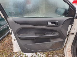 bontott FORD FOCUS II Biztosítéktábla Utastér