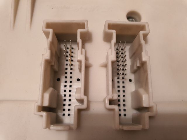 bontott FORD FOCUS II Biztosítéktábla Utastér