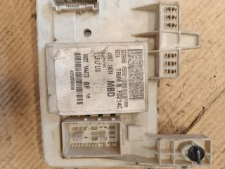 bontott FORD FOCUS II Biztosítéktábla Utastér